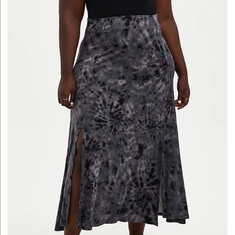 Torrid Black and Gray Tie-Dye Maxi Skirt